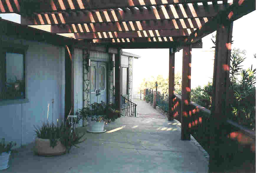 Front Entry Pic #10